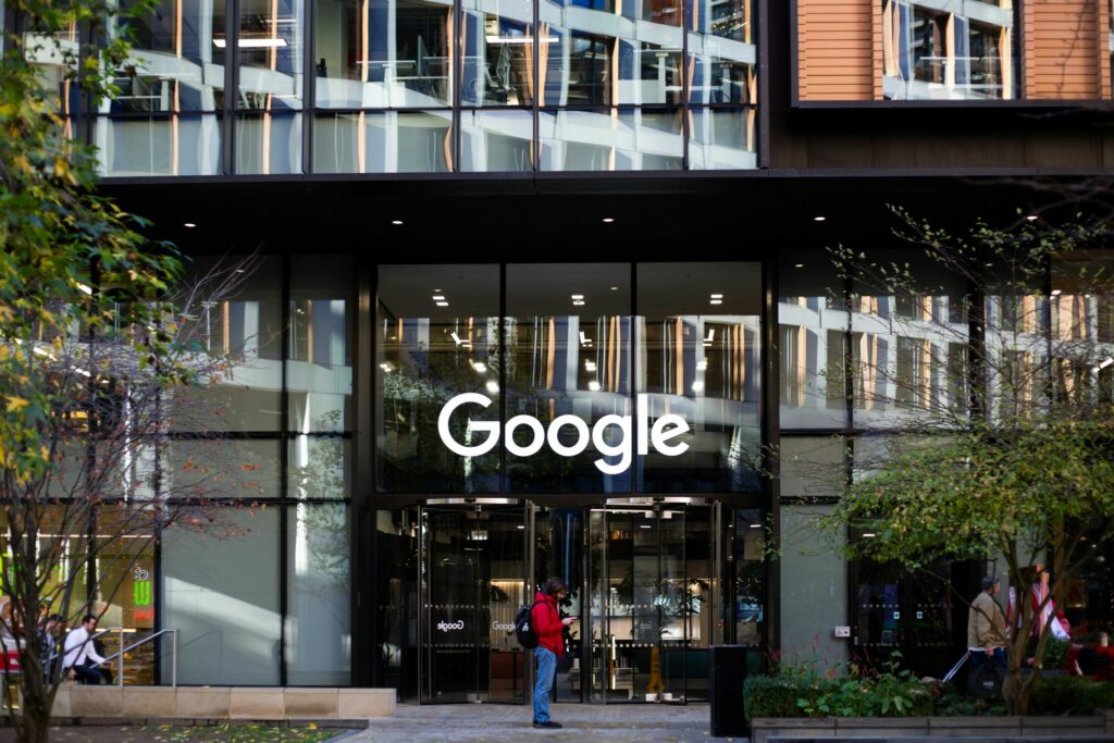 เมื่อ Google ตัดสินใจเปลี่ยนตัวเอง ก่อนจะถูกโลกเปลี่ยน